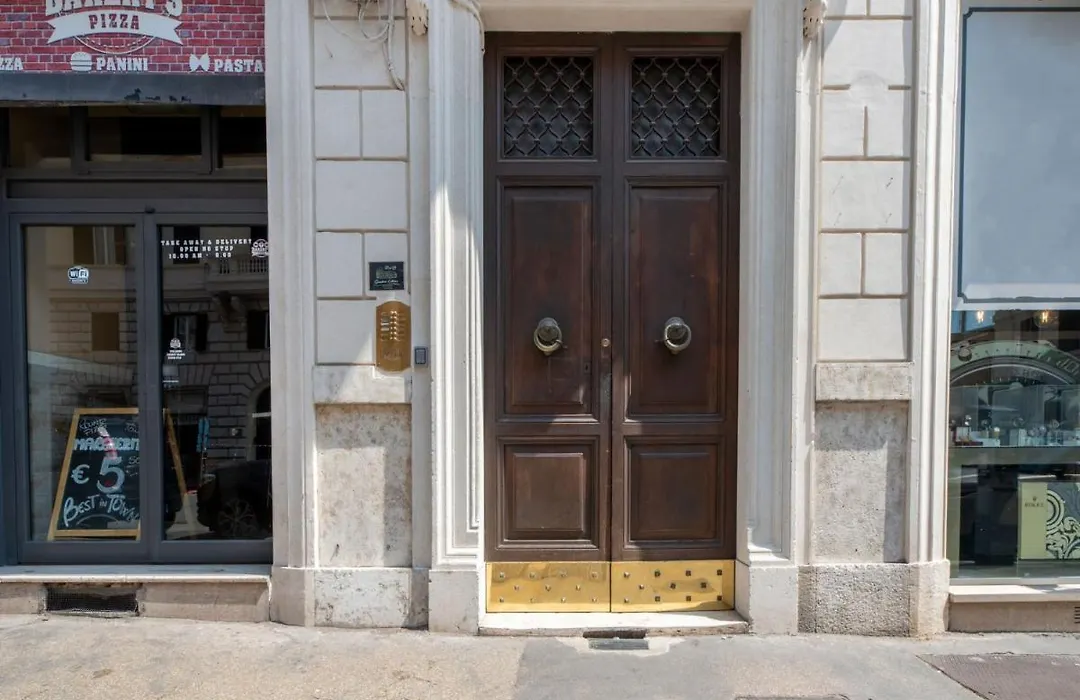 The Best Rent - Two-Bedroom Apartment In Colosseum Area-1